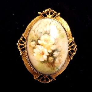 Vintage brooch with floral design
